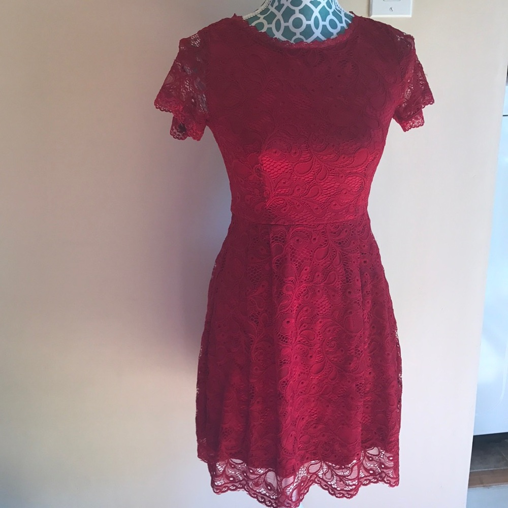 Lulus Pretty Red Lace Backless Dress NWOT